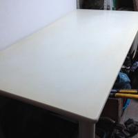 Tavolo di legno smaltato bianco