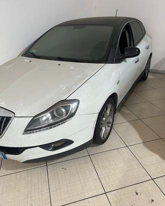 lancia delta a pezzi di ricambio