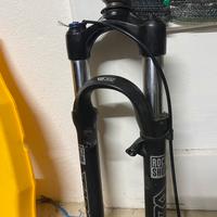 Forcella rock shox con blocco