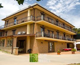 Artena (RM) - Agriturismo con terreno | AZ339
