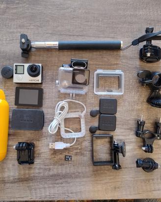 GoPro hero 4 black +LCD touch+ accessori
