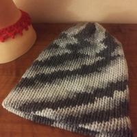 berretto in lana realizzato ai ferri da maglia