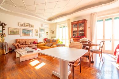 Via Aniello Falcone - Ultimo Piano Ampia metratura