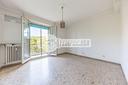 ampio-cinque-locali-all-ultimo-piano-con-vista-ape