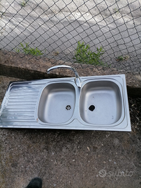 Lavello in acciaio