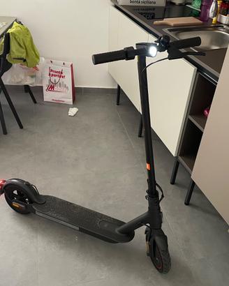 Monopattino elettrico - Mi Electric Scooter Pro 2