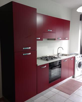 Cucina rossa completa