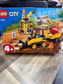 LEGO City 60252 – Escavatore e camion dei lavori