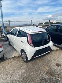 Toyota Aygo 1.0 VVT-i 69 CV 5 porte x-clusiv
