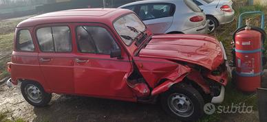 RENAULT 4 INCIDENTATA