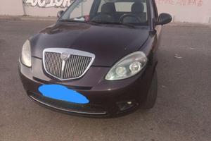 Lancia y