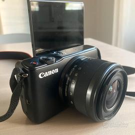 Canon EOS M10 con 15-45mm. Usata pochissimo