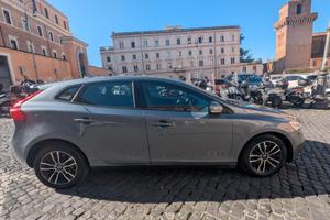 VOLVO V40 1.9 T2 122CV R-Design