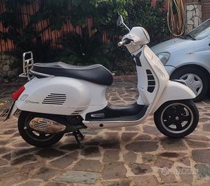 Piaggio Vespa 300 GTS - 2009 ANTONIO