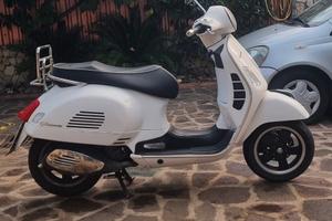 Piaggio Vespa 300 GTS - 2009 ANTONIO