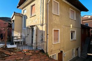 Casa Indipendente a Verbania Suna Centro Storico