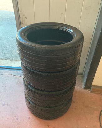 4 gomme 245/45 R17 Y