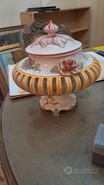 oggetto decorativo in ceramica