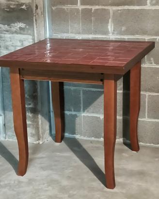 Tavolo legno massiccio con piano piastrellato