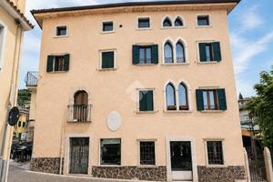 MANSARDA A TORRI DEL BENACO