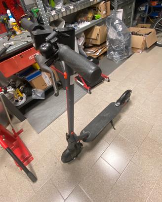 Monopattino SmartWay per ricambi non funzionante