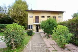 Villa di 127 m² con 4 locali e box auto a Samarate