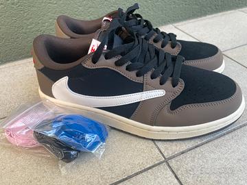 2 paia scarpe nike travis scott nuove