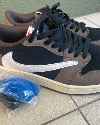 2 paia scarpe nike travis scott nuove