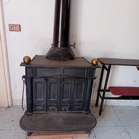 Stufa a legna in ghisa
