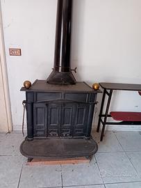 Stufa a legna in ghisa