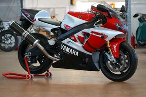 Yamaha YZF R7 OW-02
