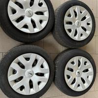 Treno cerchi e copponi 16” Nissan