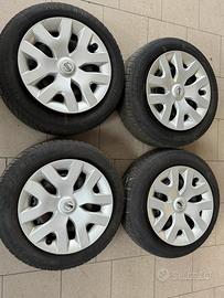 Treno cerchi e copponi 16” Nissan