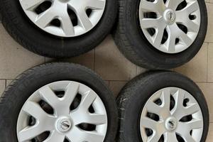 Treno cerchi e copponi 16” Nissan