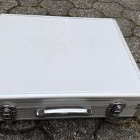 Valigetta metallo con imbottitura