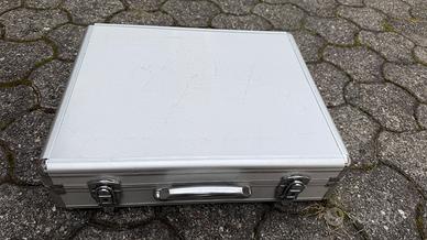 Valigetta metallo con imbottitura