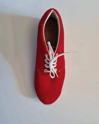 SCARPA DA GINNASTICA ROSSA TRAFORATA