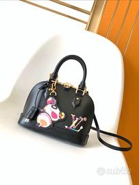 Louis Vuitton Alma BB Nera Epi con charm panda