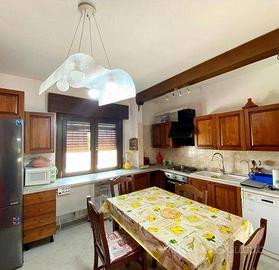 Appartamento di 102 m² con 5 locali e box auto dop