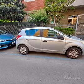 Hyndai i20 benzina gpl km 60mila