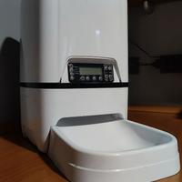 Alimentatore Automatico per Cani e Gatti