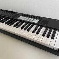 Controller MIDI Novation LaunchKey 64 MK3