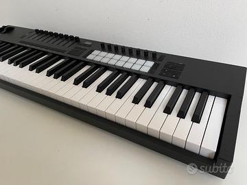 Controller MIDI Novation LaunchKey 64 MK3