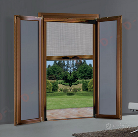 ZANZARIERA A RULLO VERTICALE PER PORTA/FINESTRA