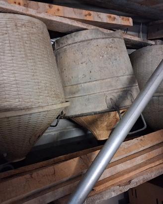 damigiane/botti per vino, vintage. ritiro a novara