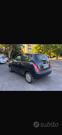 Lancia y