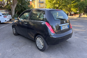 Lancia y