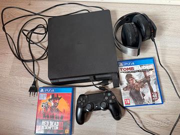 PS4 500GB con Joypad, Cuffie Gold e 2 Giochi