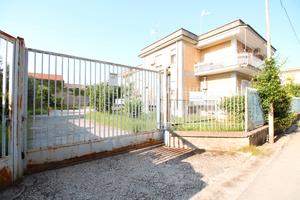 Box auto Frignano