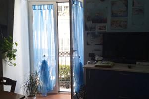 Vomero, trilocale con p. auto, via Simone Martini